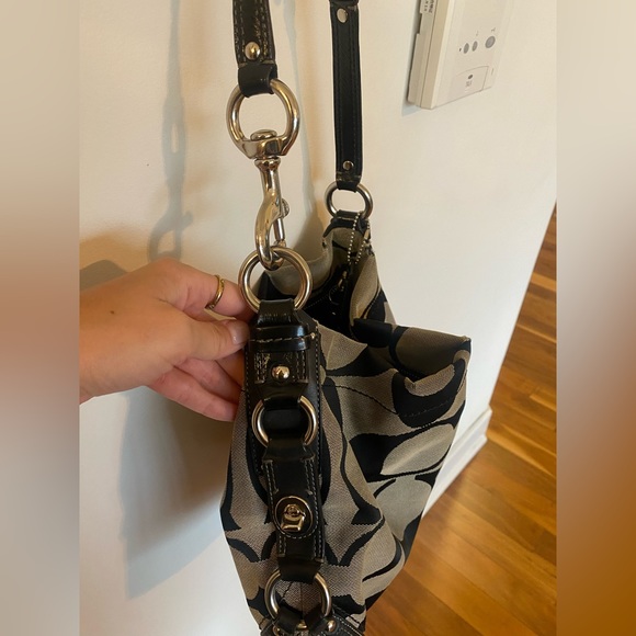 GUC COACH Vintage Signature Canvas Hobo Bag Black - Picture 2 of 5